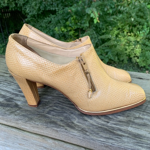DeLiso Shoes - Vintage DeLiso Beige Snakeskin Booties Sz. 9.5